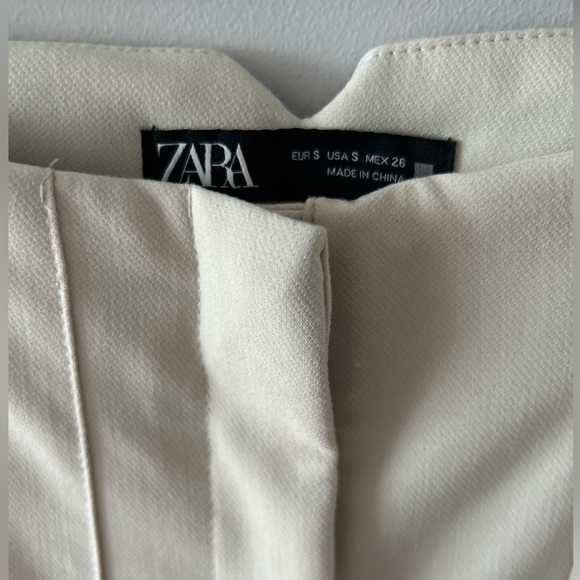 The famous Zara high-waisted pants in Cream! Fits true to size. Worn twice only. - Picture 2 of 3
